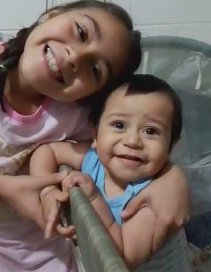 sonriendo